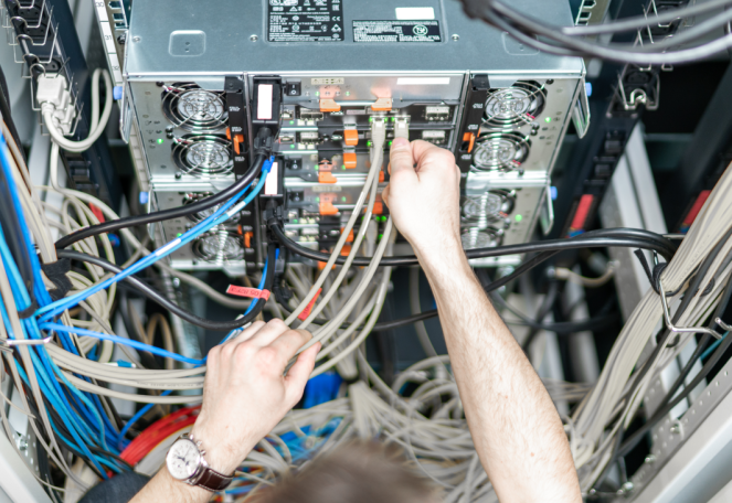 Elektroingenieur Datacenter (a), 2. Bild